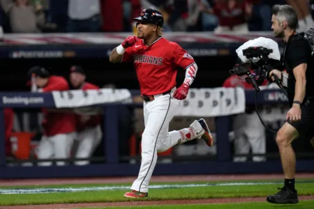 Williams, Ramírez lead Guardians over White Sox 2-0 to cap comeback in 5-game ALDS